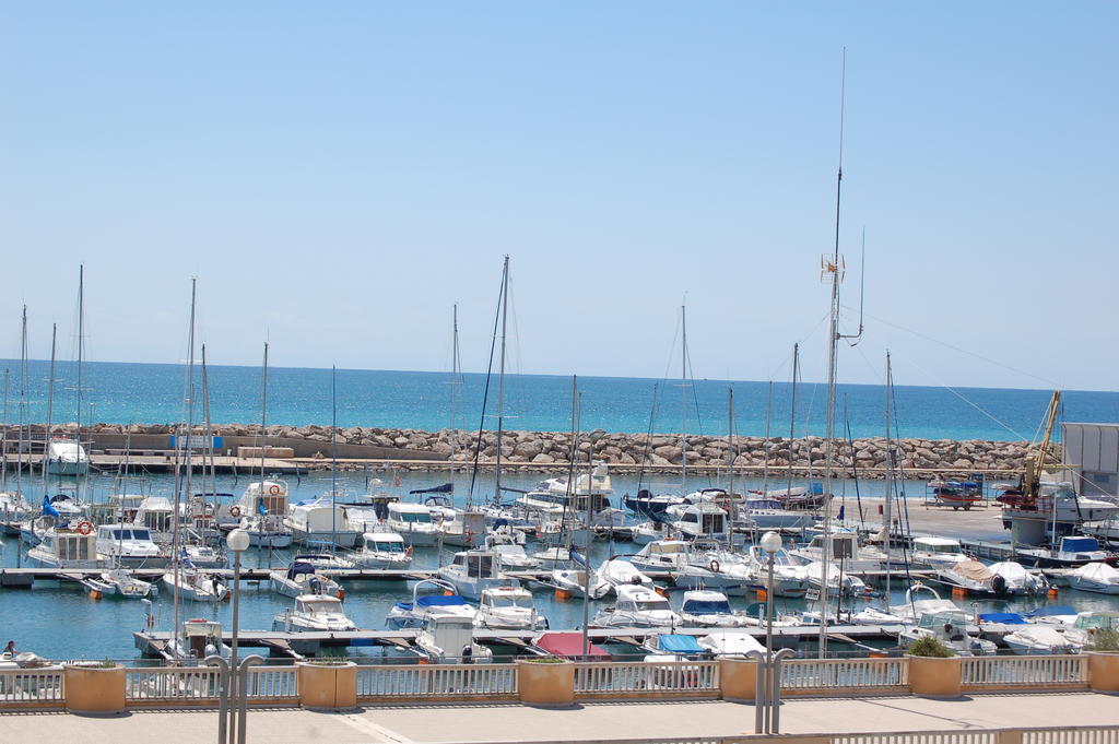 4R Meridia Mar Hospitalet De L'Infant Exterior photo