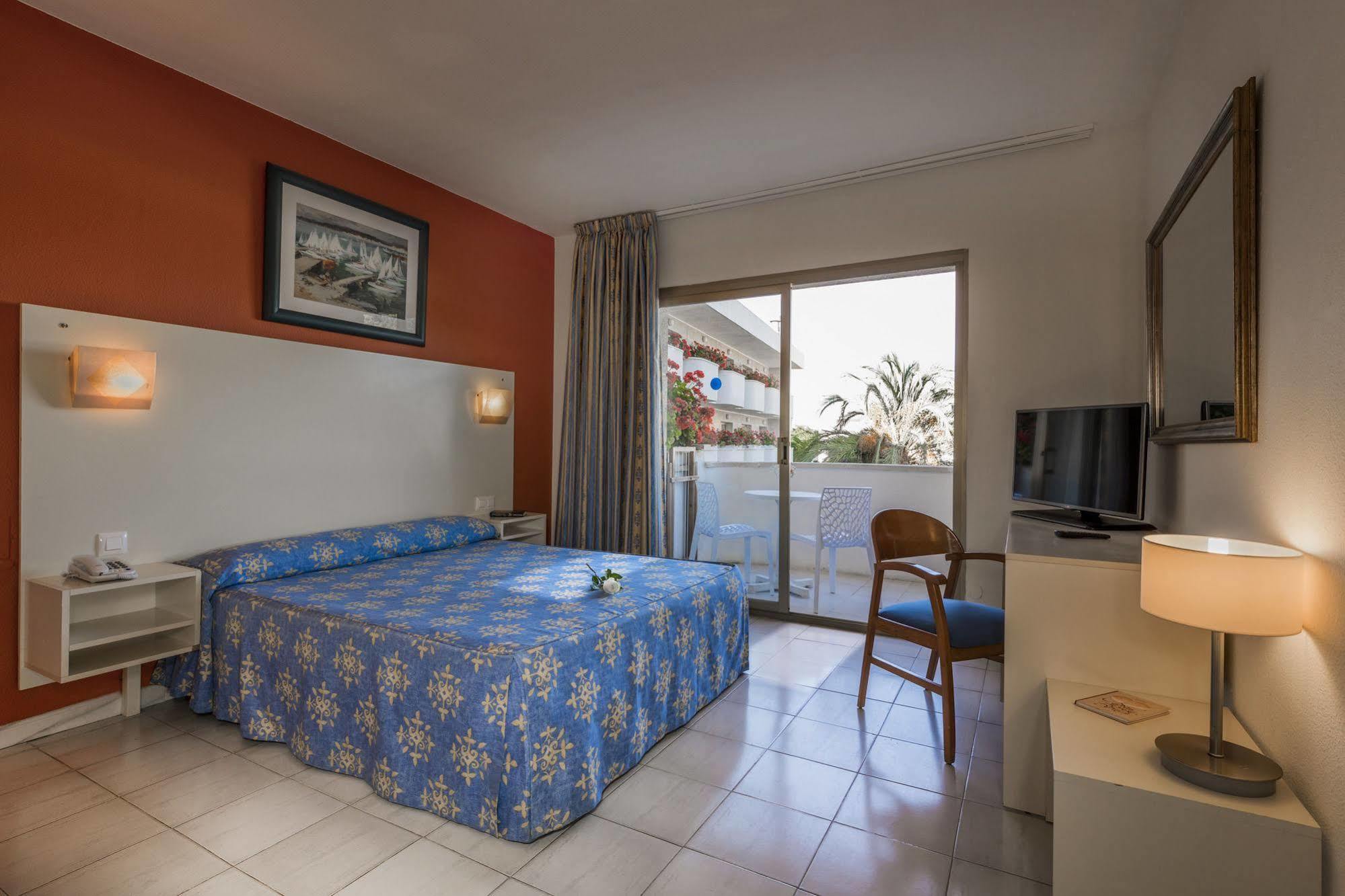 4R Meridia Mar Hospitalet De L'Infant Exterior photo